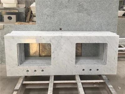 Bianco Carrara marmuriniai virtuvės stalviršiai