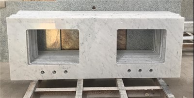 Kararos balto marmuro praustuvas