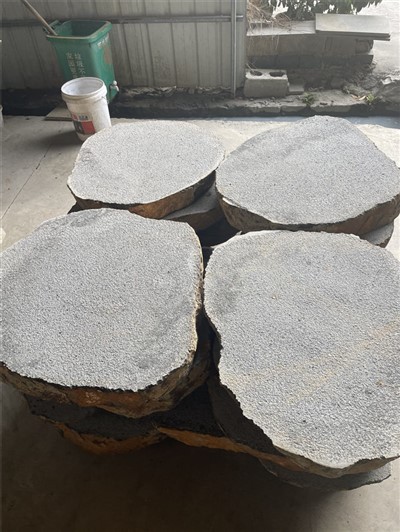 Parduodami sodo laipteliai