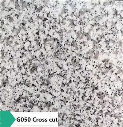 Pilko granito lauko virtuvė