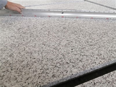 Pilkos granito trinkelės