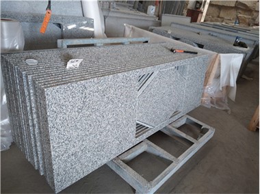 Balto granito plytelių stalviršis