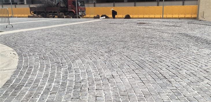 black brown grey porphyry cubes cobbles paver